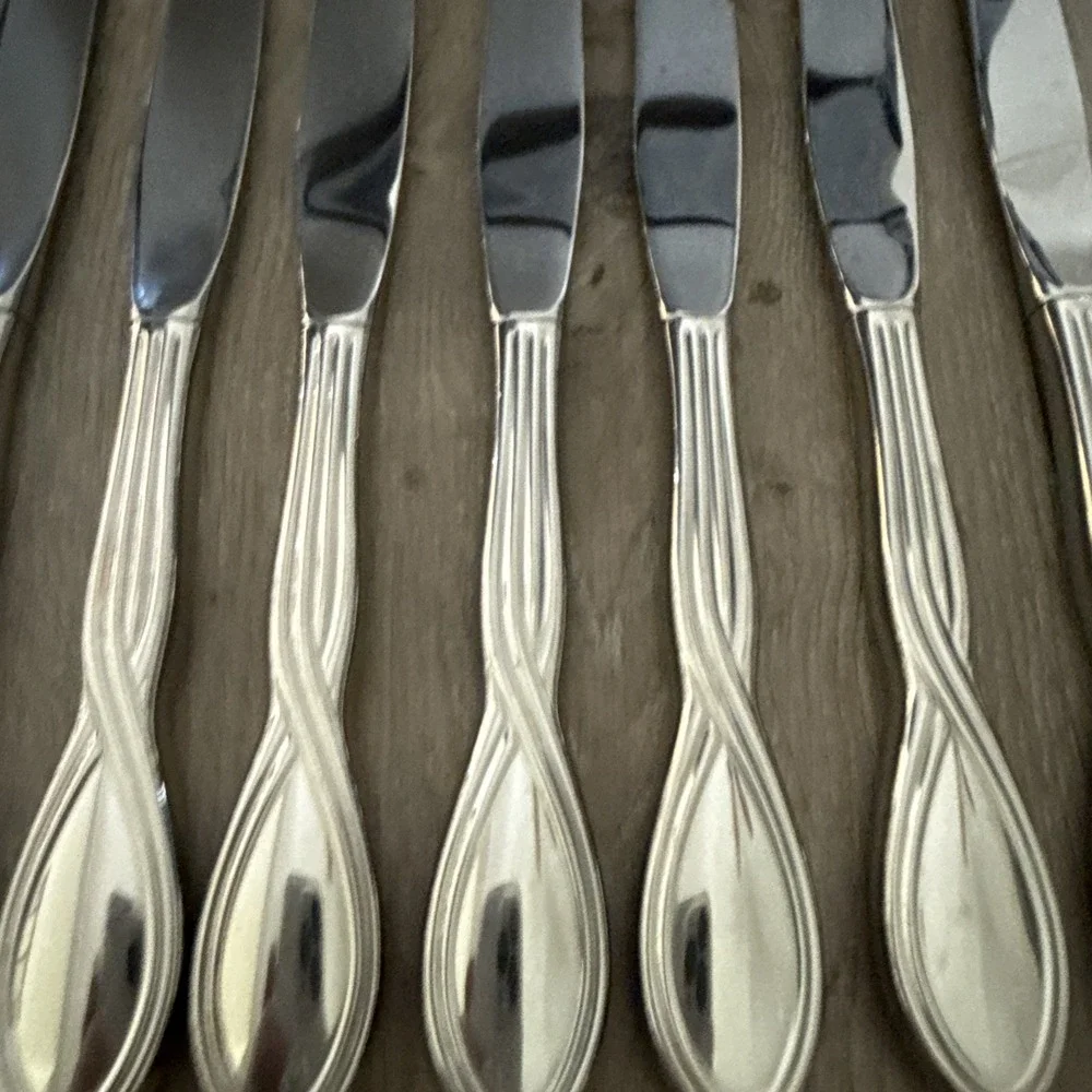 Oneida Axis Set of 8 Dinner Knives 9 3/8